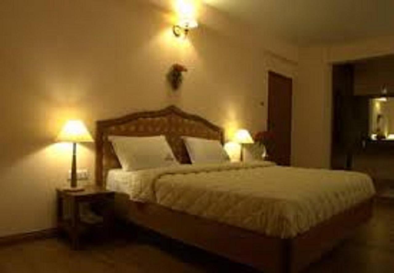 Hotel Blue Bird Ooty Exterior foto